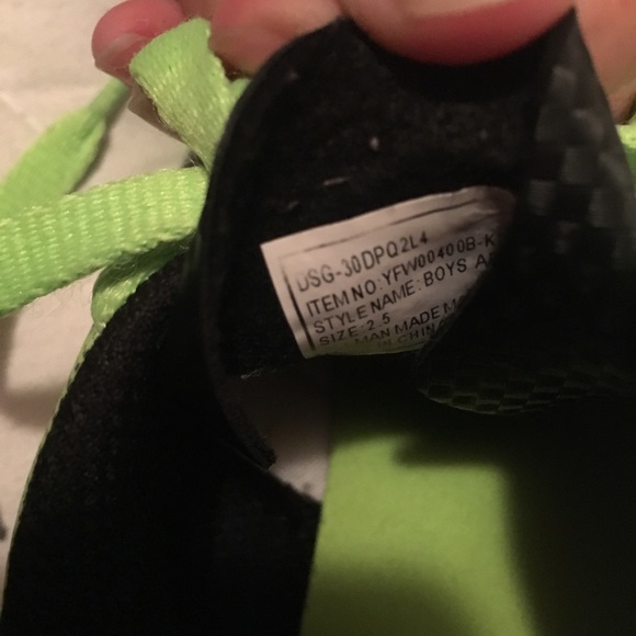 Umbro soccer cleats - Picture 2 of 3